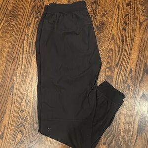 Lululemon men’s Black Jogger Pants
